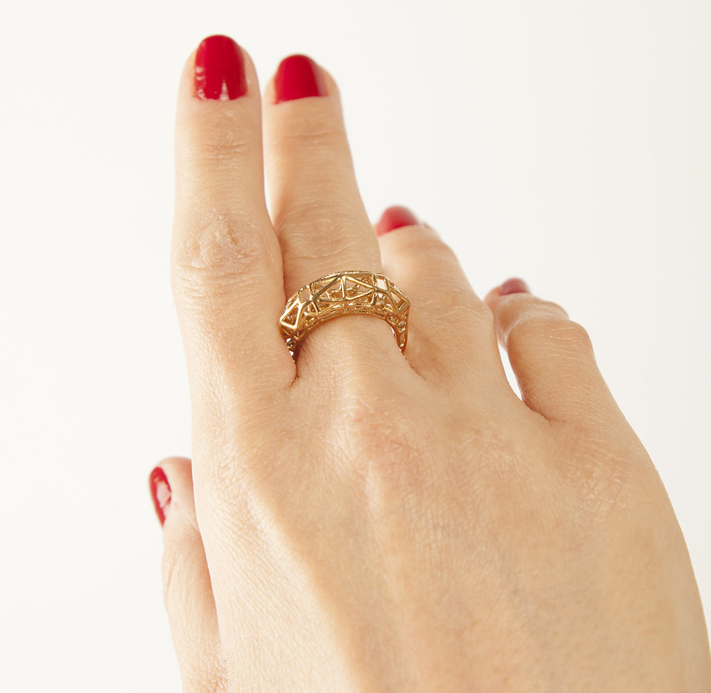 3d printed ring on woman's hand
